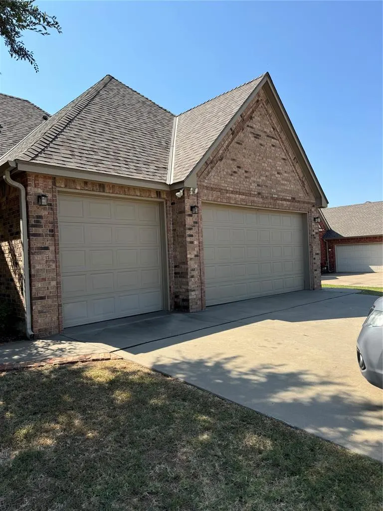 Front exterior — 3216 Summit Bend, Norman, OK 73071