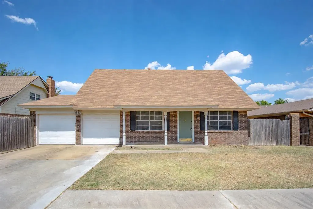 Front exterior — 1233 SW 91st Street, Oklahoma City, OK 73139
