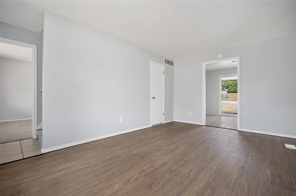 Photo 2 — 1233 SW 91st Street, Oklahoma City, OK 73139