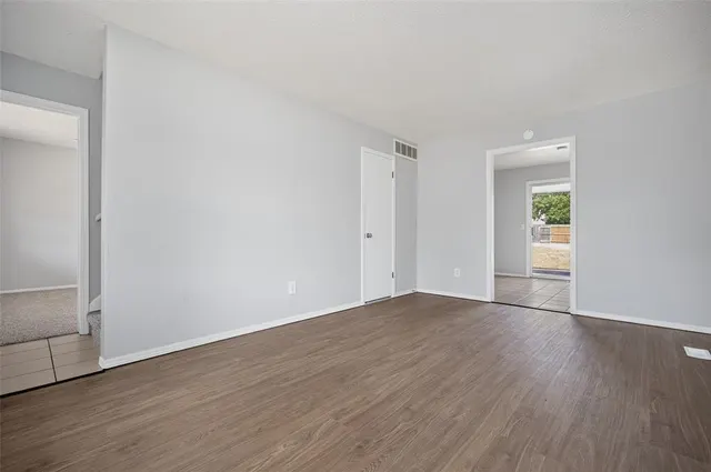 Photo 2 — 1233 SW 91st Street, Oklahoma City, OK 73139