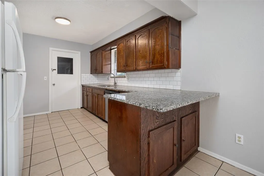 Photo 3 — 1233 SW 91st Street, Oklahoma City, OK 73139