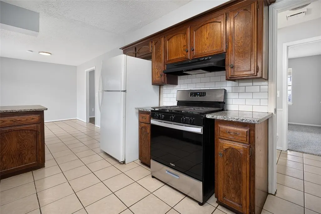Photo 18 — 1233 SW 91st Street, Oklahoma City, OK 73139