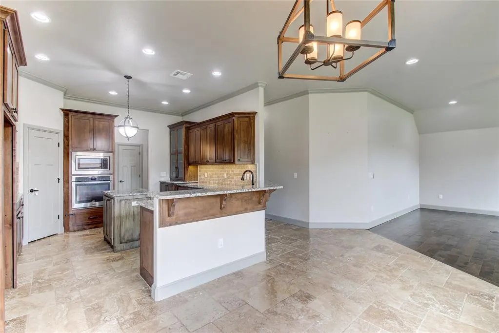 Photo 14 — 2013 Providence Drive, Norman, OK 73071