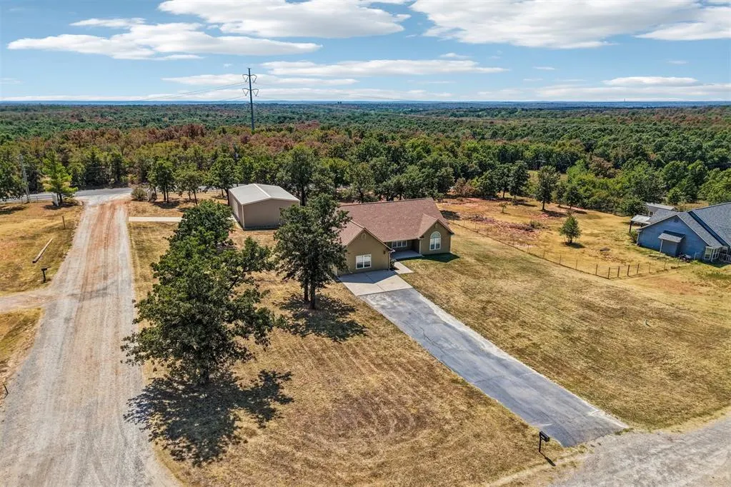 Photo 3 — 17250 Cottonwood Court, Newalla, OK 74857