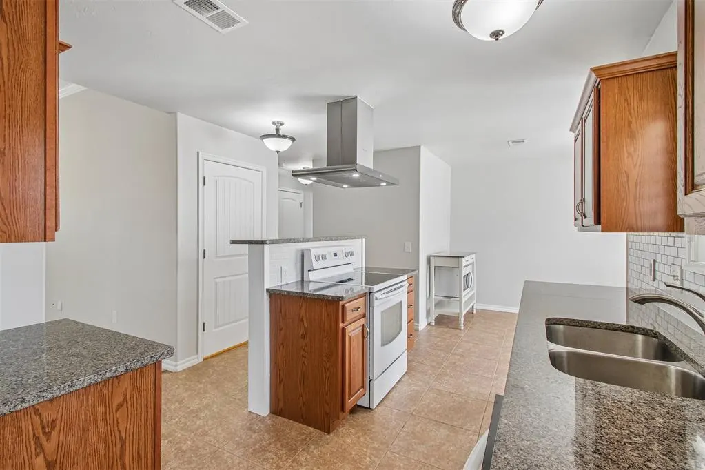 Photo 15 — 17250 Cottonwood Court, Newalla, OK 74857