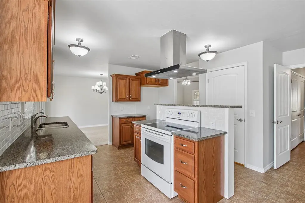 Photo 18 — 17250 Cottonwood Court, Newalla, OK 74857