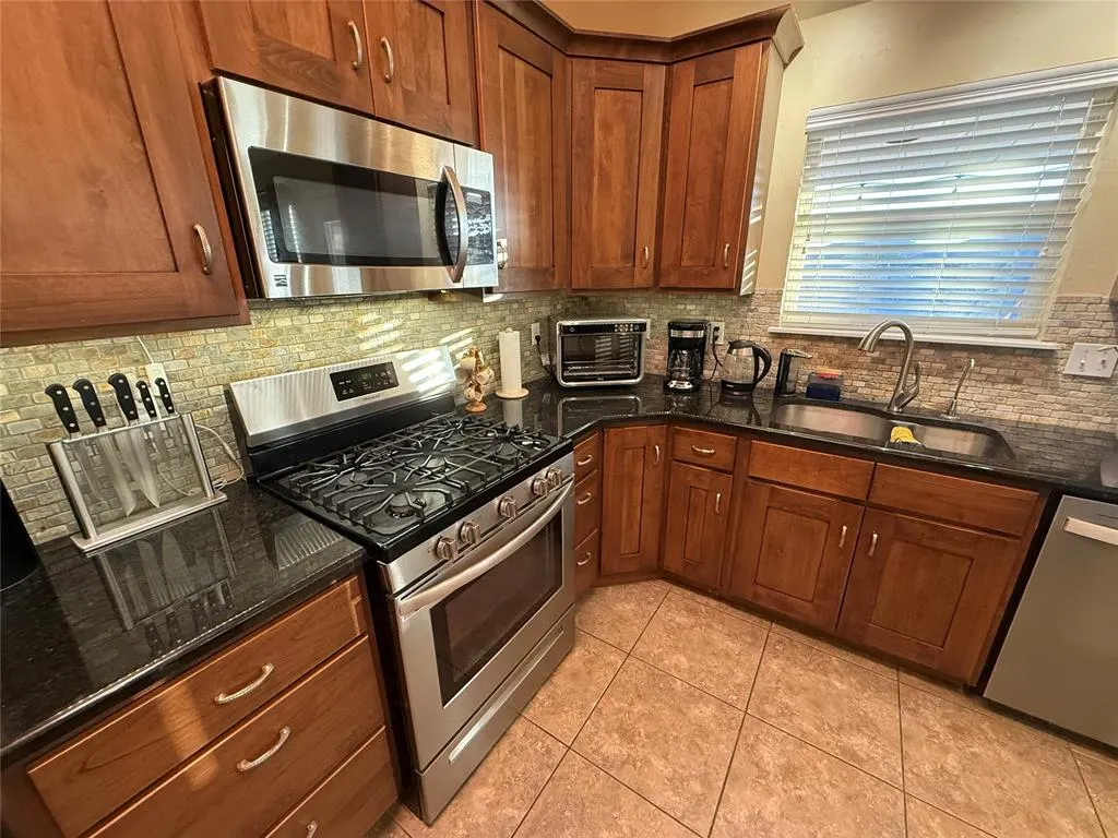 Photo 7 — 2220 Crooked Oak Drive, Shawnee, OK 74804