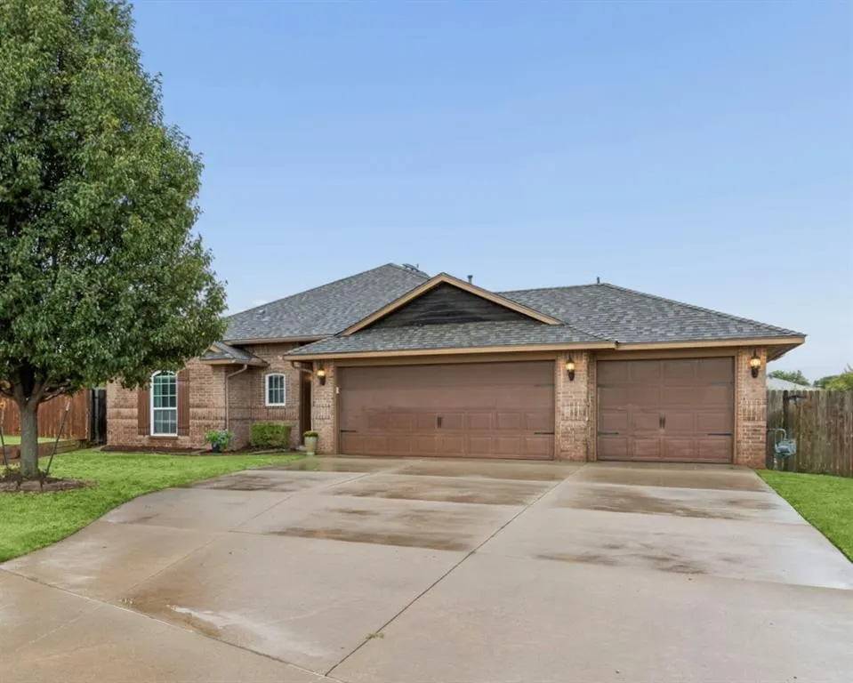 Front exterior — 6200 SE 79th Street, Oklahoma City, OK 73135