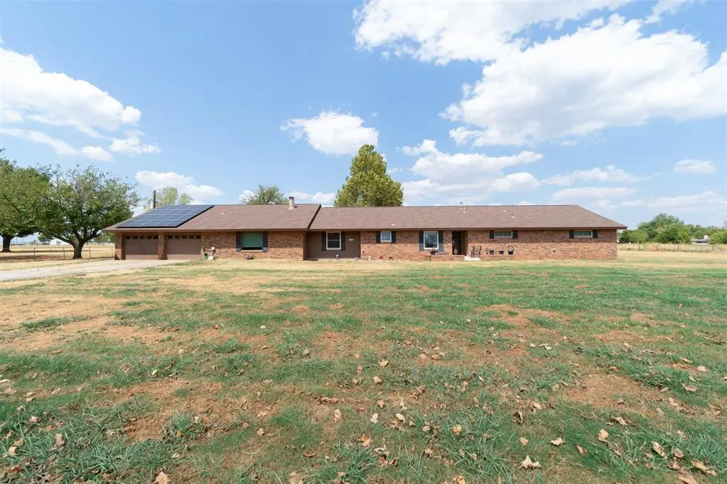 Front exterior — 1005 W Franklin Road, Norman, OK 73069