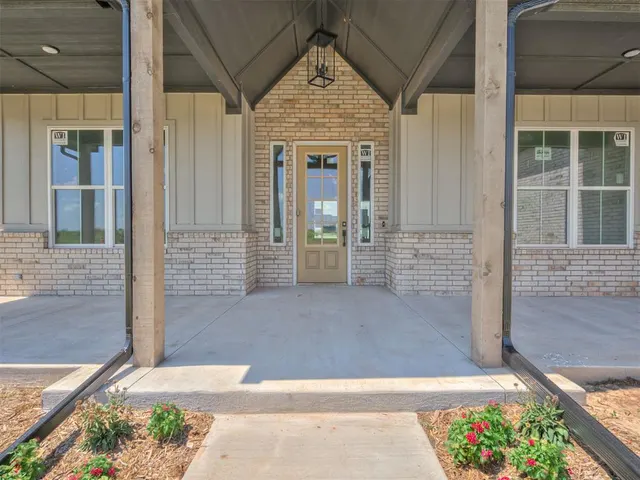 Photo 3 — 6941 Lake View Court, Cashion, OK 73016
