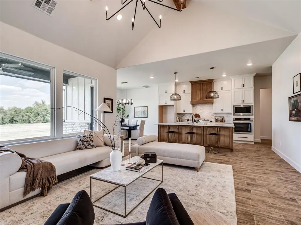 Photo 5 — 6941 Lake View Court, Cashion, OK 73016