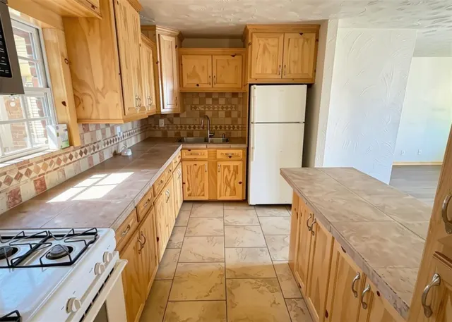 Photo 5 — 120 Thornton Lane, Elk City, OK 73644