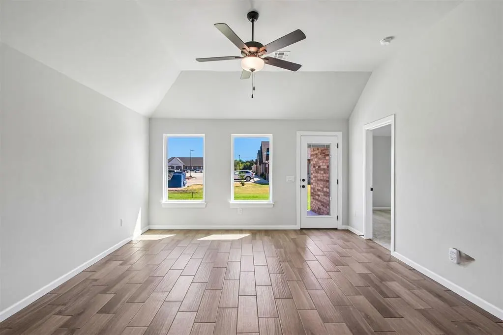 Photo 5 — 13924 Mondello Lane, Oklahoma City, OK 73170