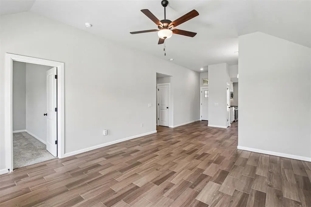 Photo 7 — 13924 Mondello Lane, Oklahoma City, OK 73170