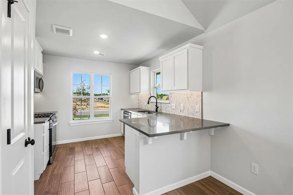 Photo 12 — 13924 Mondello Lane, Oklahoma City, OK 73170