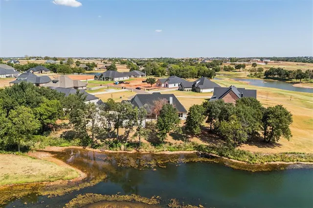 Photo 3 — 2297 Summit Circle, Blanchard, OK 73010