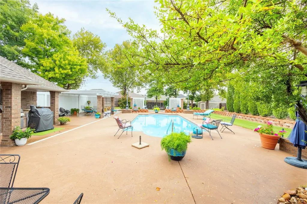 Photo 9 — 107 Clubhouse Drive, Elk City, OK 73644