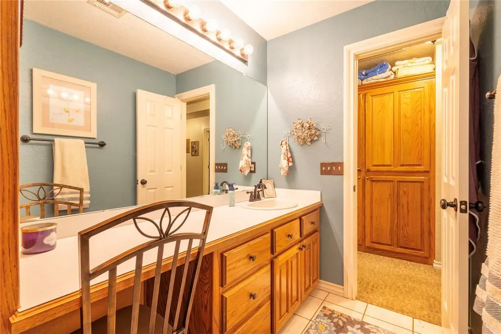 Photo 18 — 107 Clubhouse Drive, Elk City, OK 73644