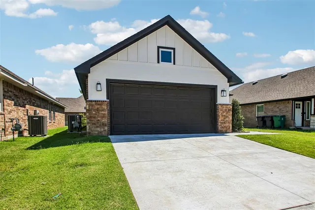 Photo 3 — 13928 Mondello Lane, Oklahoma City, OK 73170