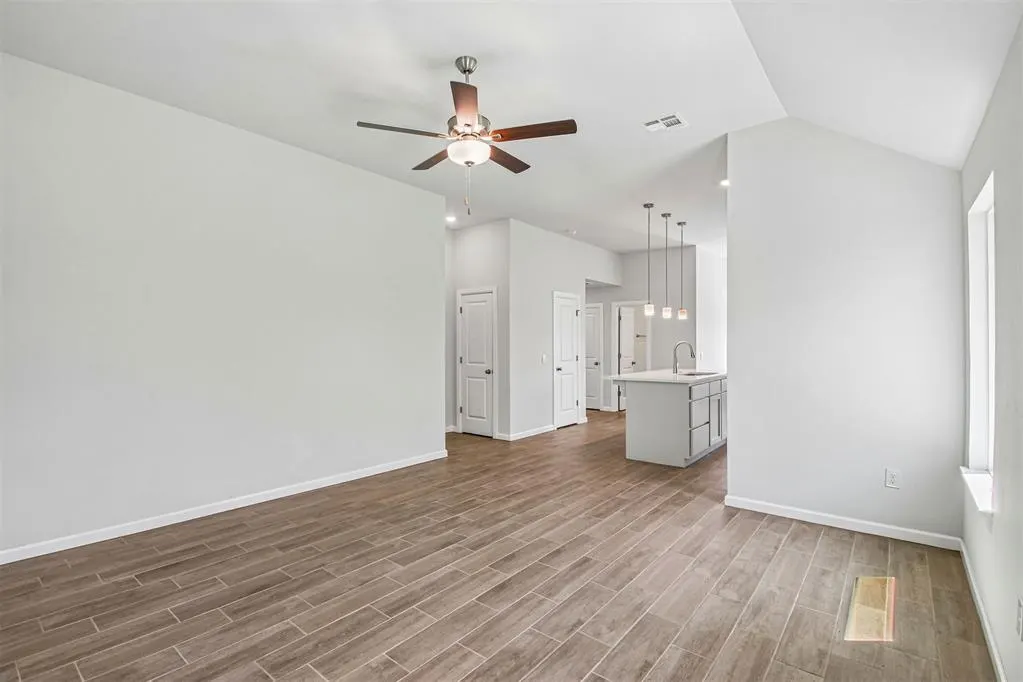 Photo 5 — 13928 Mondello Lane, Oklahoma City, OK 73170