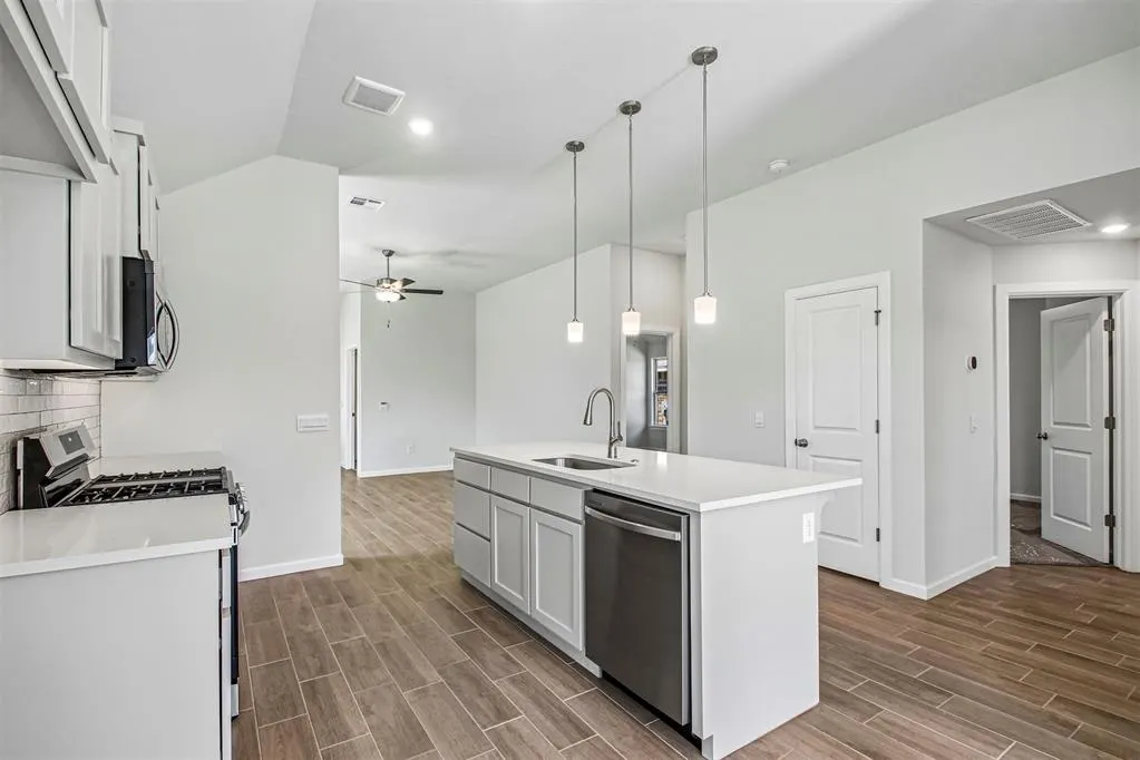 Photo 10 — 13928 Mondello Lane, Oklahoma City, OK 73170