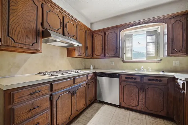 Photo 8 — 724 NE Blugil Drive, Piedmont, OK 73078