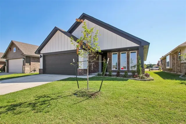 Photo 2 — 13920 Mondello Lane, Oklahoma City, OK 73170