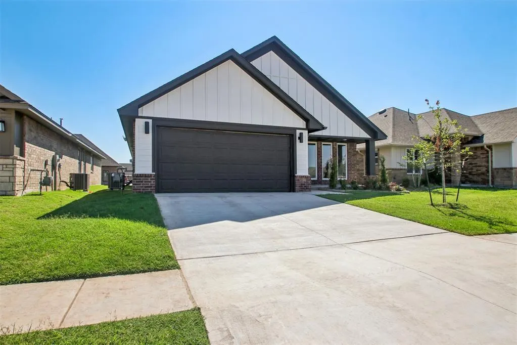 Photo 3 — 13920 Mondello Lane, Oklahoma City, OK 73170