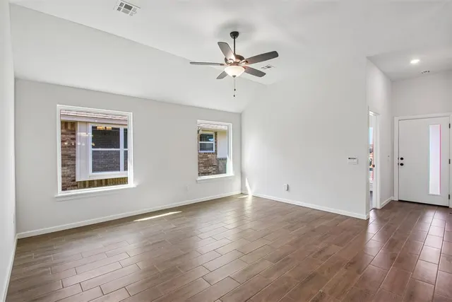 Photo 4 — 13920 Mondello Lane, Oklahoma City, OK 73170