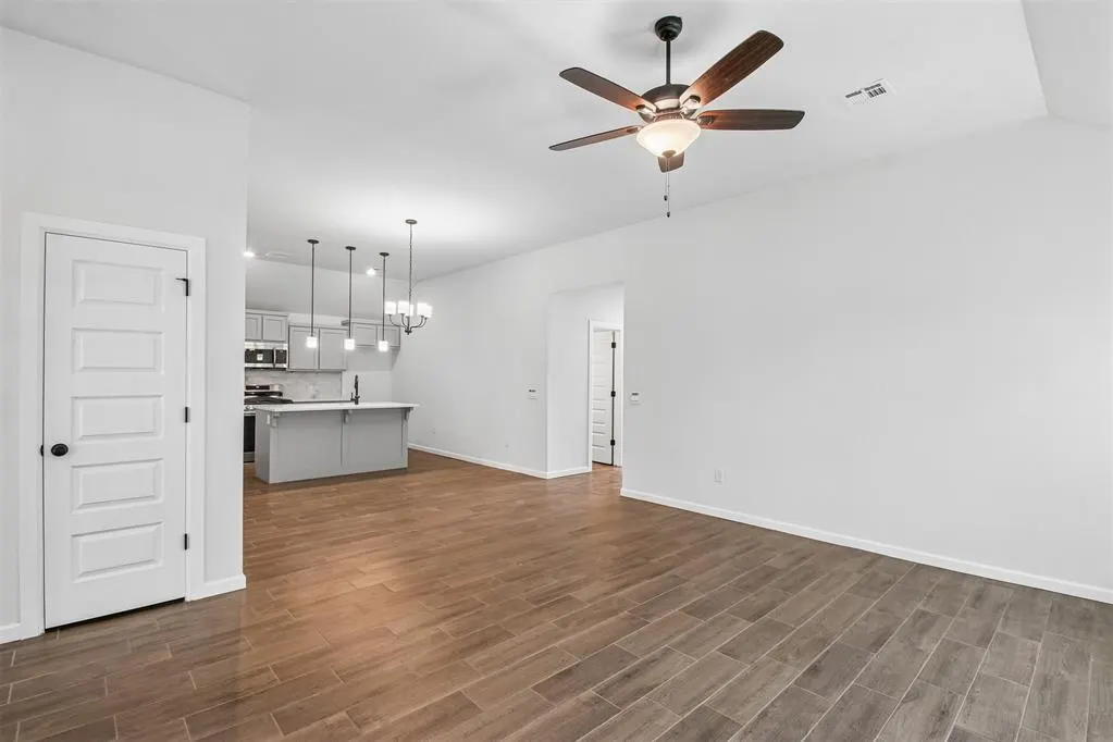 Photo 7 — 13920 Mondello Lane, Oklahoma City, OK 73170