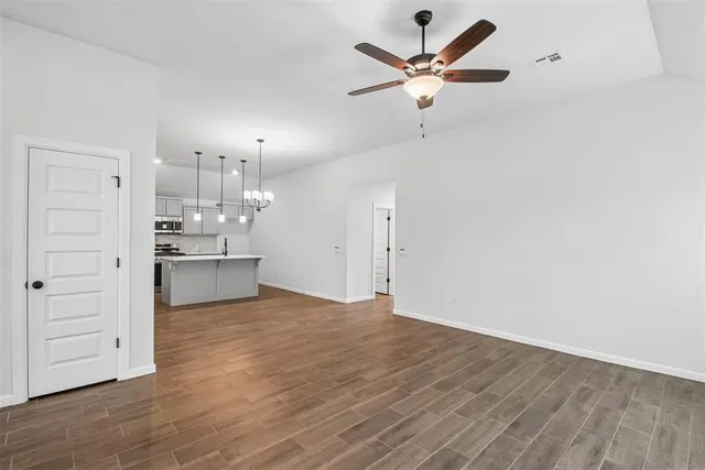 Photo 7 — 13920 Mondello Lane, Oklahoma City, OK 73170