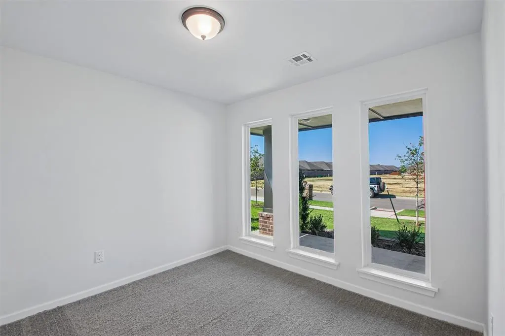 Photo 14 — 13920 Mondello Lane, Oklahoma City, OK 73170