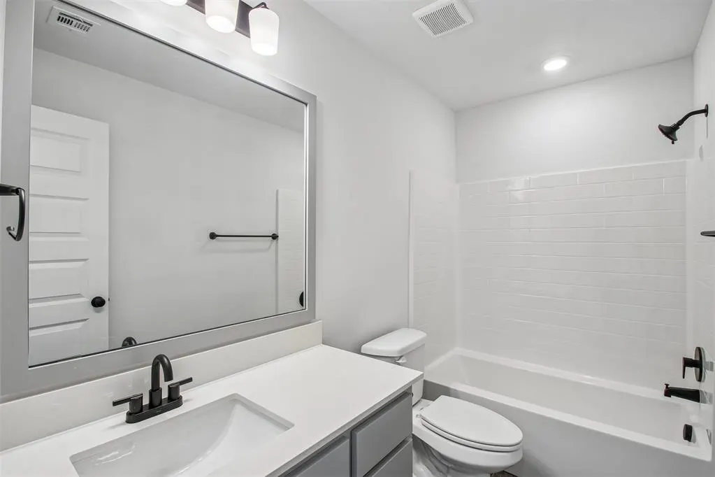 Photo 16 — 13920 Mondello Lane, Oklahoma City, OK 73170