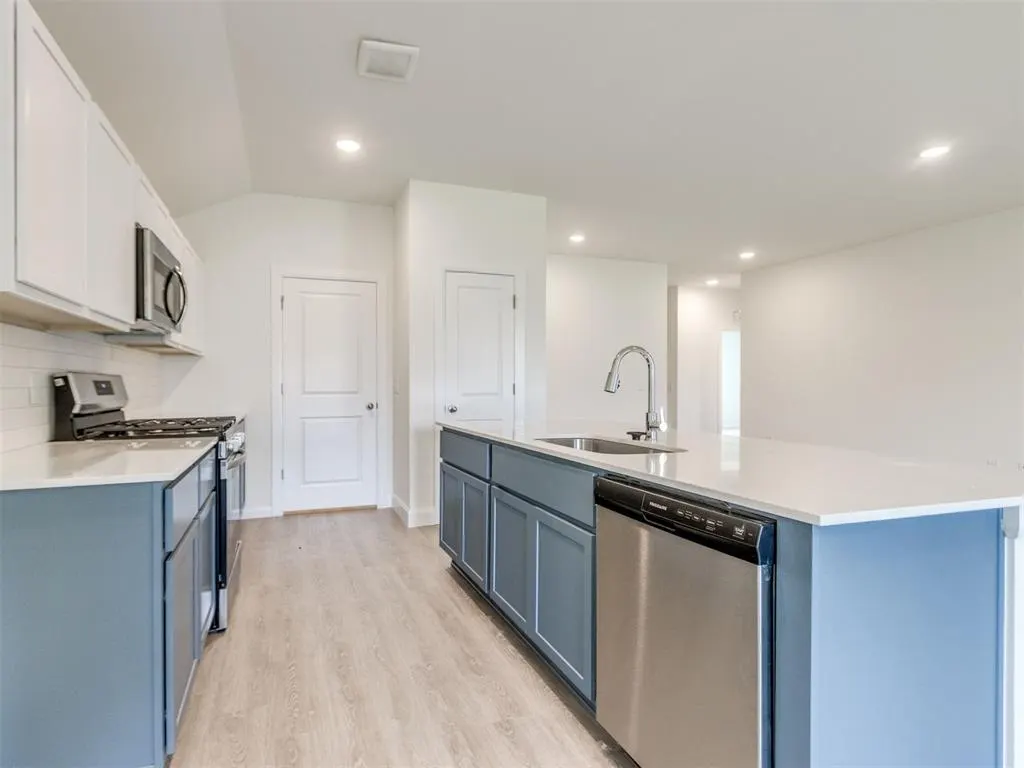 Photo 6 — 924 Hazy Brook Circle, Chickasha, OK 73018