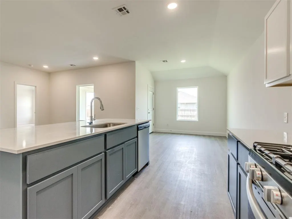Photo 8 — 924 Hazy Brook Circle, Chickasha, OK 73018