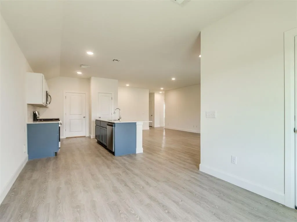 Photo 9 — 924 Hazy Brook Circle, Chickasha, OK 73018
