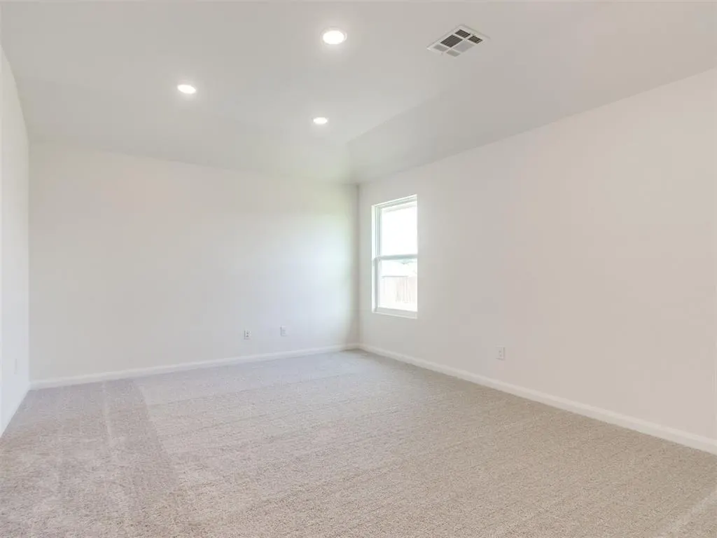 Photo 13 — 924 Hazy Brook Circle, Chickasha, OK 73018