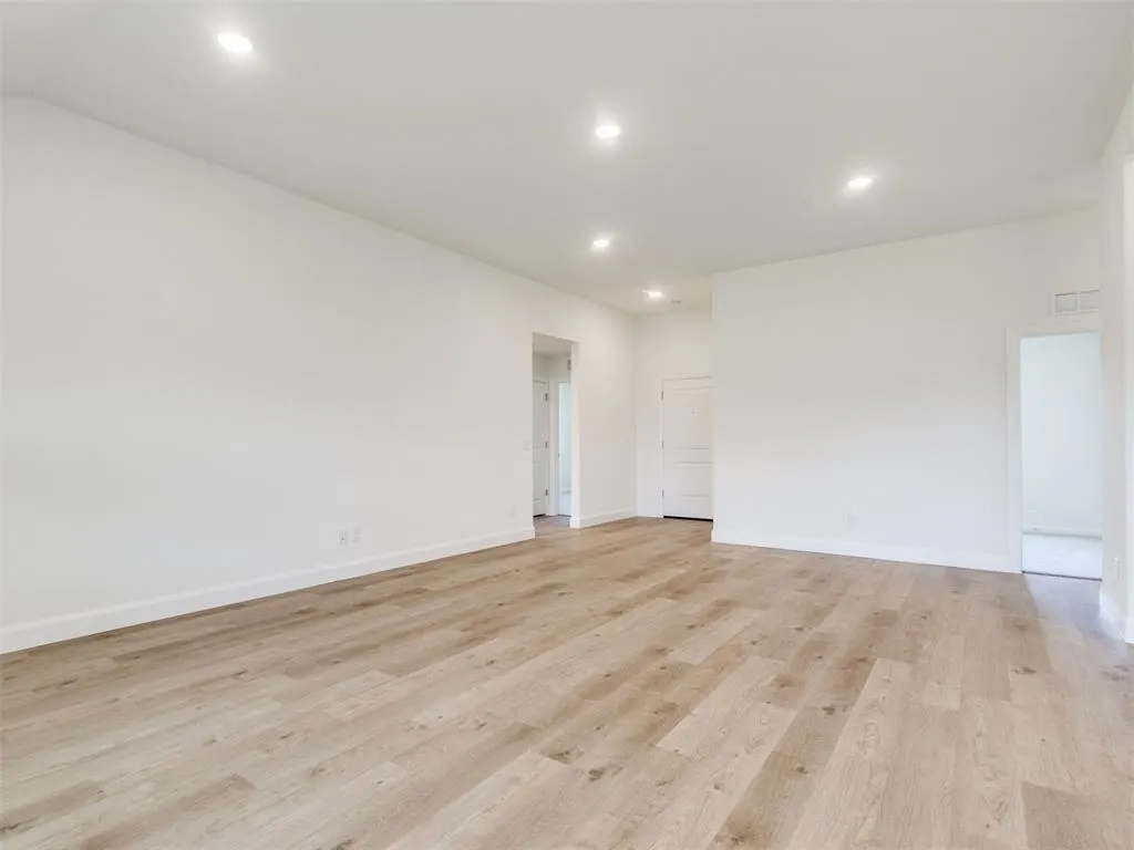 Photo 6 — 920 Hazy Brook Circle, Chickasha, OK 73018