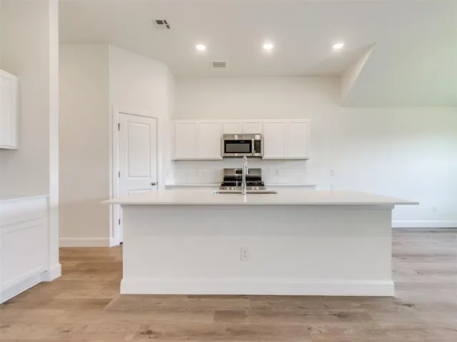 Photo 7 — 920 Hazy Brook Circle, Chickasha, OK 73018