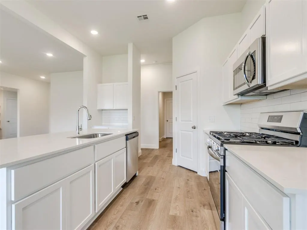 Photo 9 — 920 Hazy Brook Circle, Chickasha, OK 73018