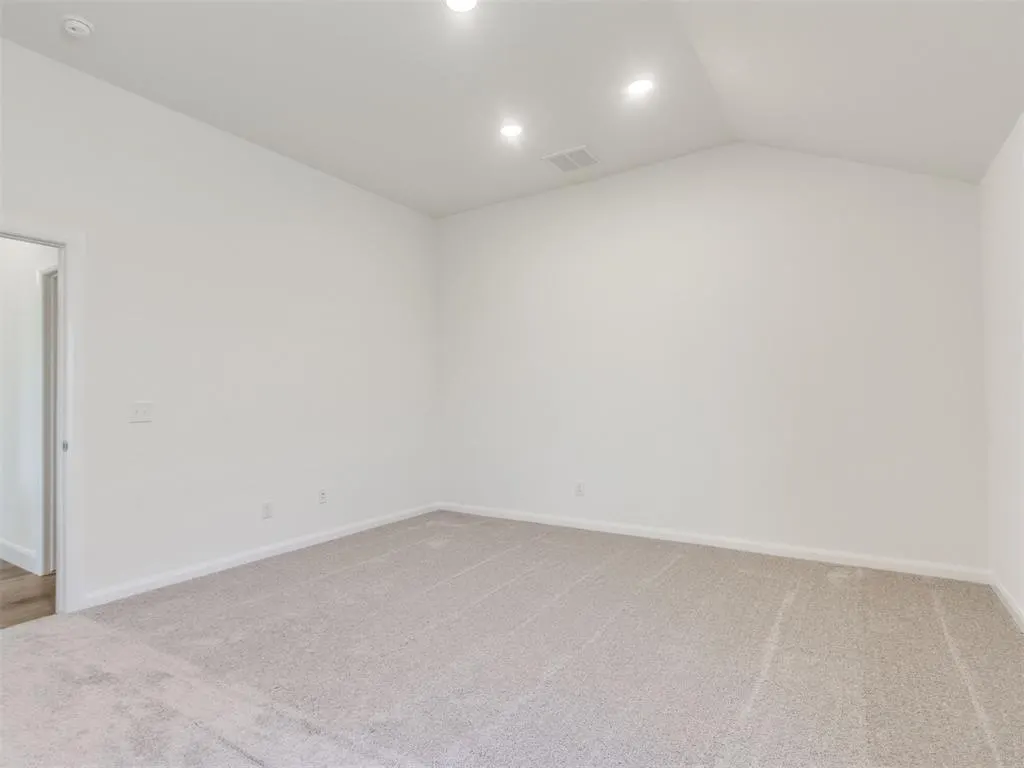 Photo 13 — 920 Hazy Brook Circle, Chickasha, OK 73018