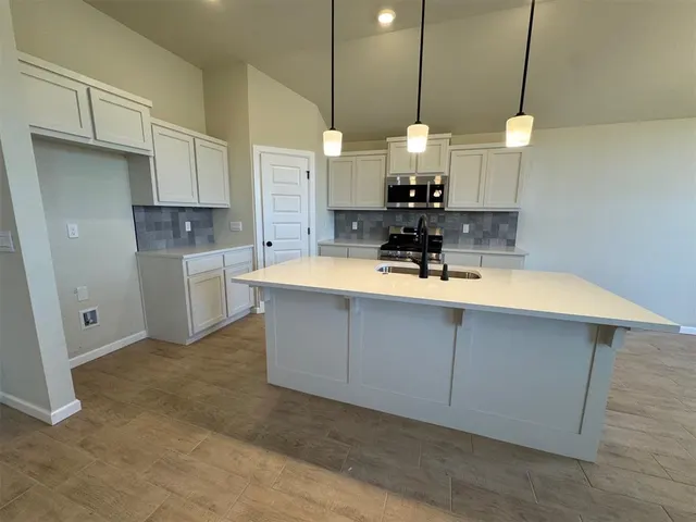 Photo 3 — 2508 Marsh Lane, Midwest City, OK 73130