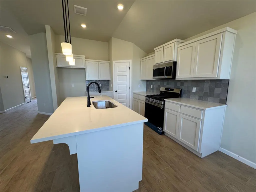 Photo 4 — 2508 Marsh Lane, Midwest City, OK 73130