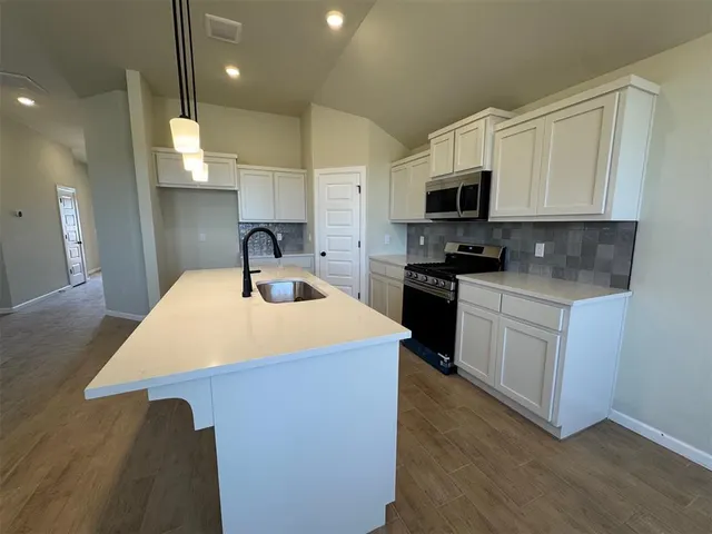 Photo 4 — 2508 Marsh Lane, Midwest City, OK 73130