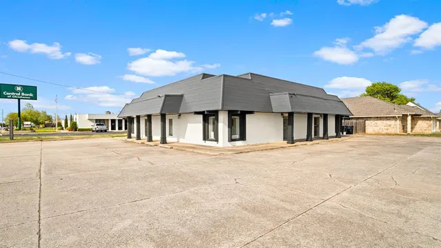Photo 2 — 8720 S Pennsylvania Avenue, Oklahoma City, OK 73159