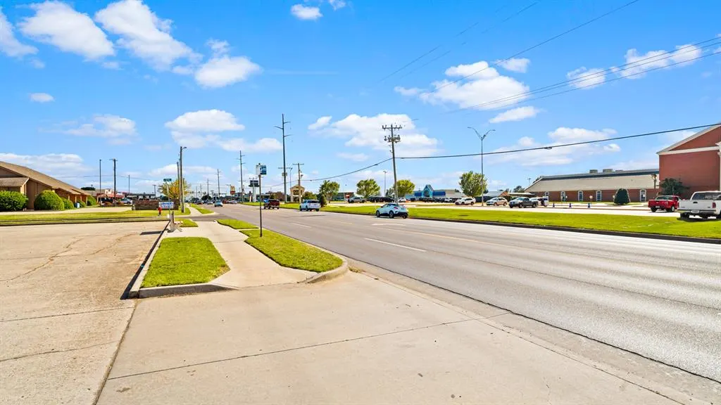 Photo 4 — 8720 S Pennsylvania Avenue, Oklahoma City, OK 73159