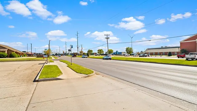 Photo 4 — 8720 S Pennsylvania Avenue, Oklahoma City, OK 73159