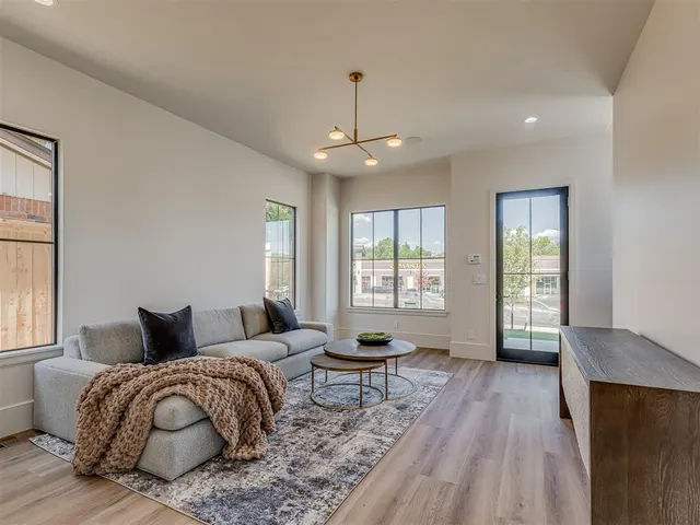 Photo 2 — 1738 Classen Boulevard, Norman, OK 73071