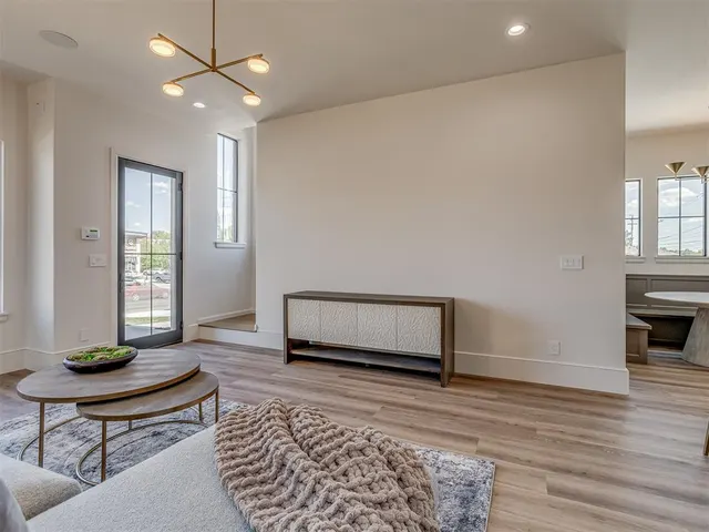 Photo 7 — 1738 Classen Boulevard, Norman, OK 73071