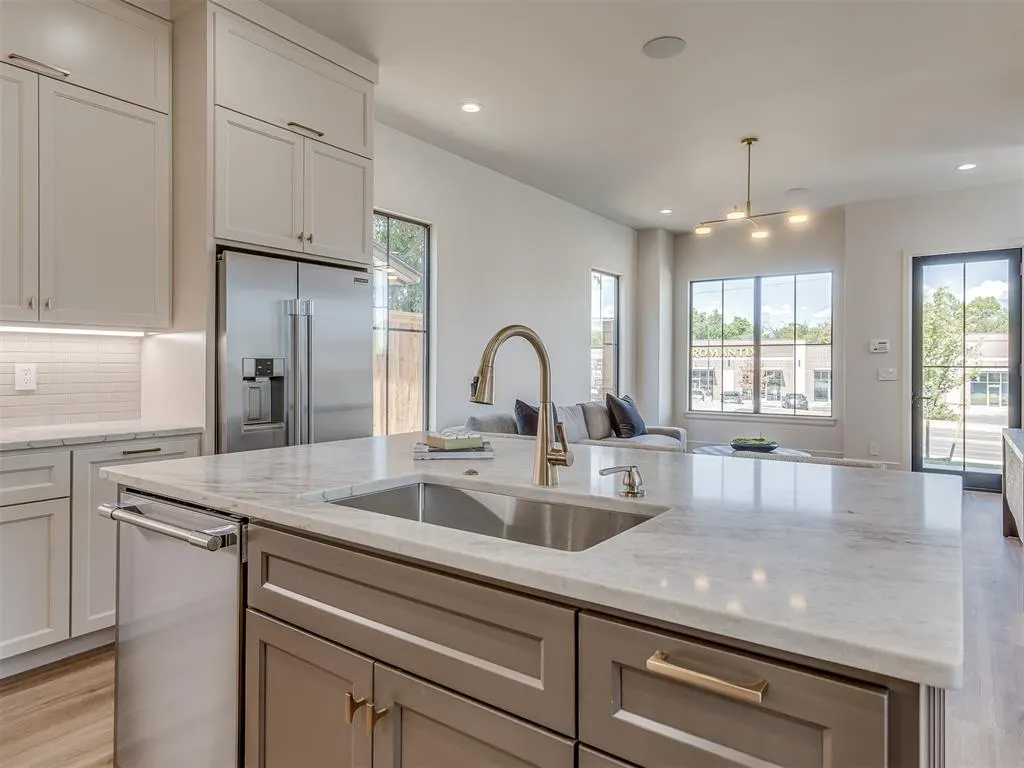 Photo 9 — 1738 Classen Boulevard, Norman, OK 73071
